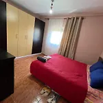 Open Door Hostel Τίρανα