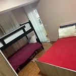 Open Door Hostel Τίρανα