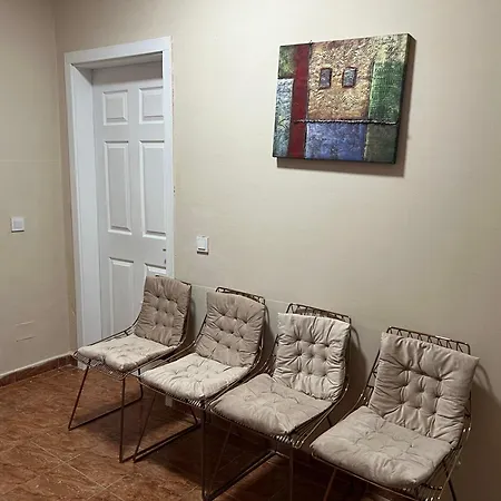 Open Door אכסניה טיראנה