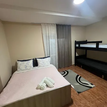 אכסניה Open Door טיראנה