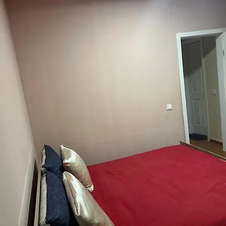 Open Door אכסניה טיראנה