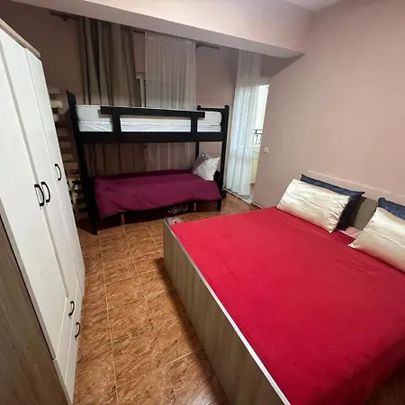 Open Door * טיראנה