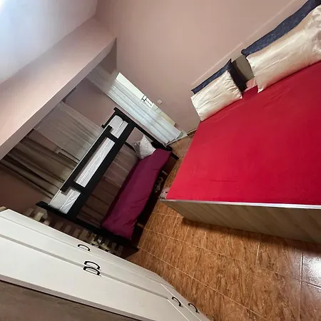 Open Door אכסניה *