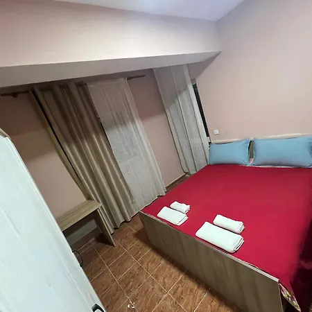 Open Door تيرانا