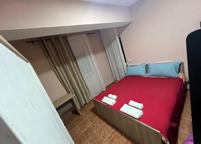 Open Door تيرانا