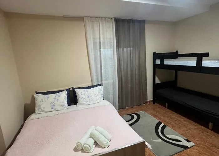 Open Door تيرانا